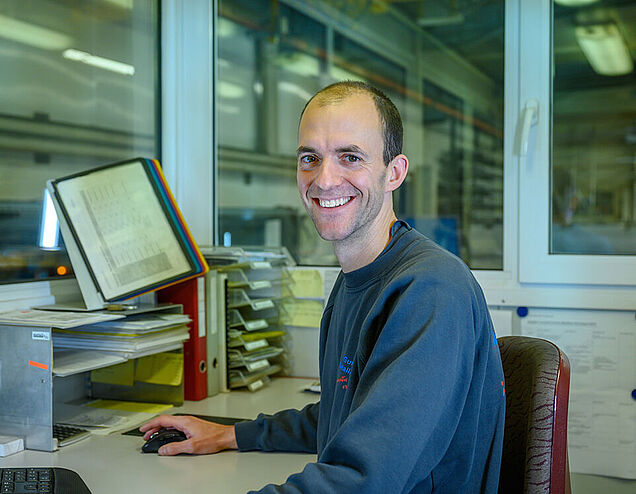 Patrick Burkhard pendant les préparations (photo : Gurtner Metallbau AG)